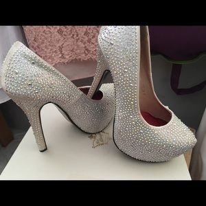 Emilio frank size 6.5/6 heels, brand new